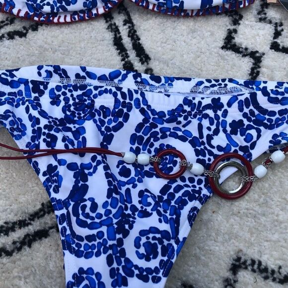 -11 NWT Be Creative Blue and white bikini with red trim waist jewelry.Size 10 - Picture 3 of 11
